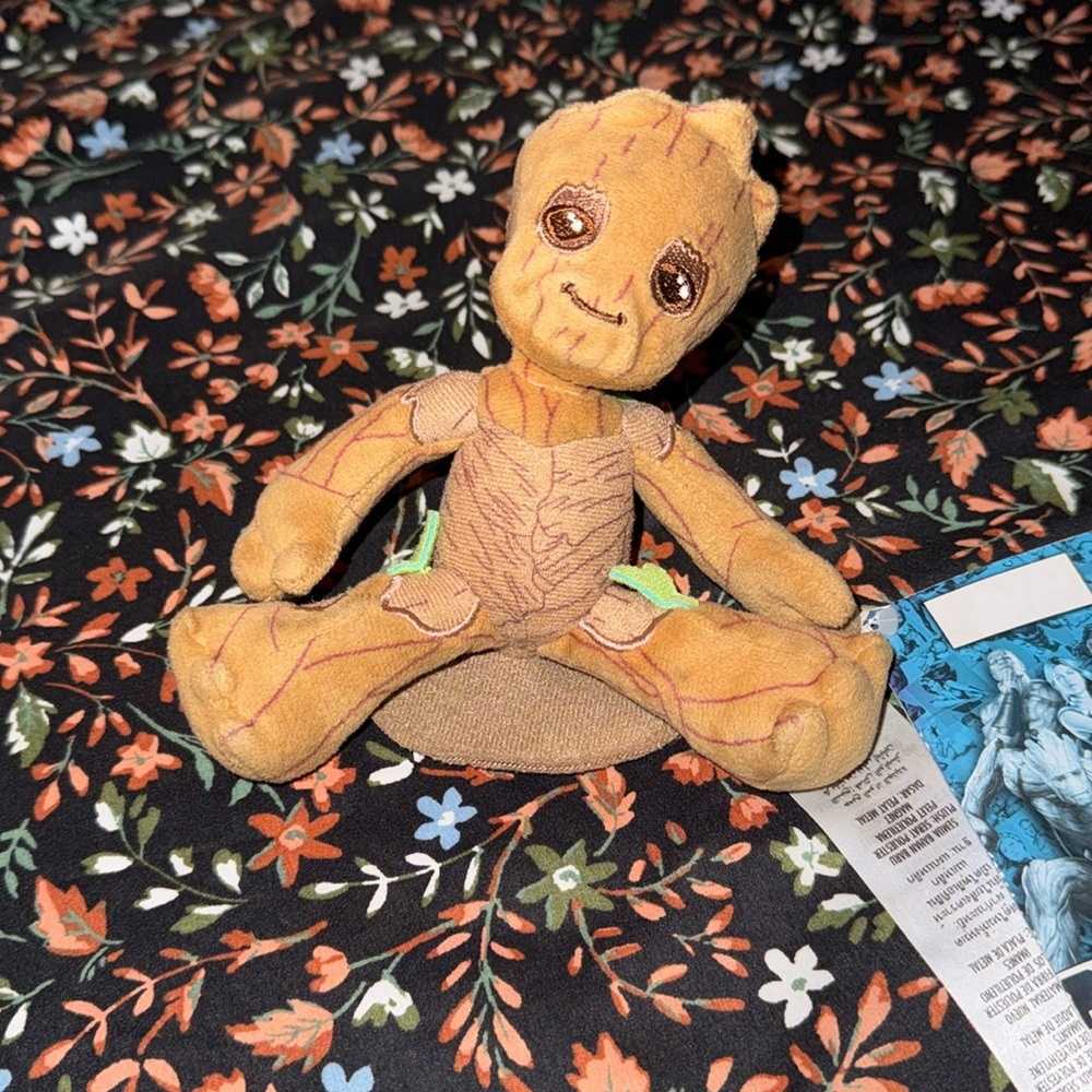 Disney Parks Marvel Baby Groot Magnetic Shoulder Pal Plush Doll